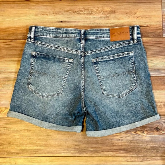 Women’s Lucky Brand Sz 12 “The Rollup” Shorts Distressed Denim NWOT - Picture 2 of 2